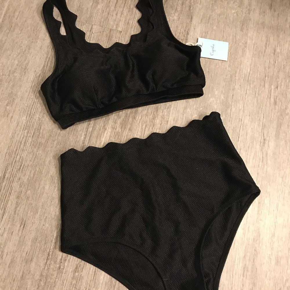 Scalloped black high waisted Cupshe bikini
